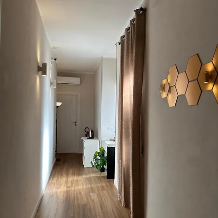 Alojamento de Acomodação e Pequeno-almoço Napoli's Rooftop 3*